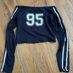Navy Cropped Long-Sleeve Top with White '95' Graphic